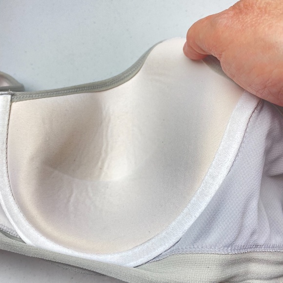 Athletic Works WHT GREY. Sports, 36D. *P1053 - Picture 4 of 7